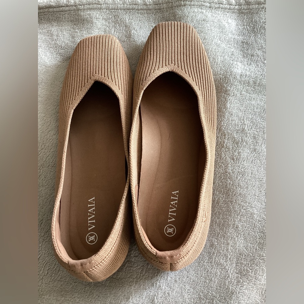 VIVAIA Women's Knit Flats in Camel - Picture 2 of 9